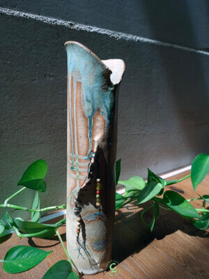 מִבִּפְנִים (בינתיים)